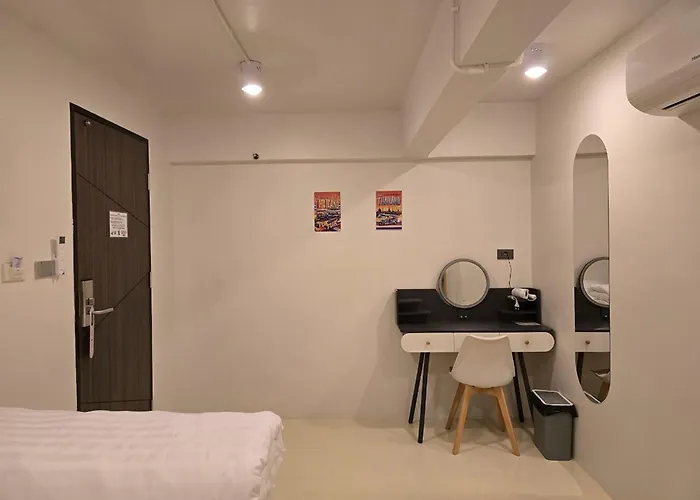 Hotel Tuk Tuk 2*